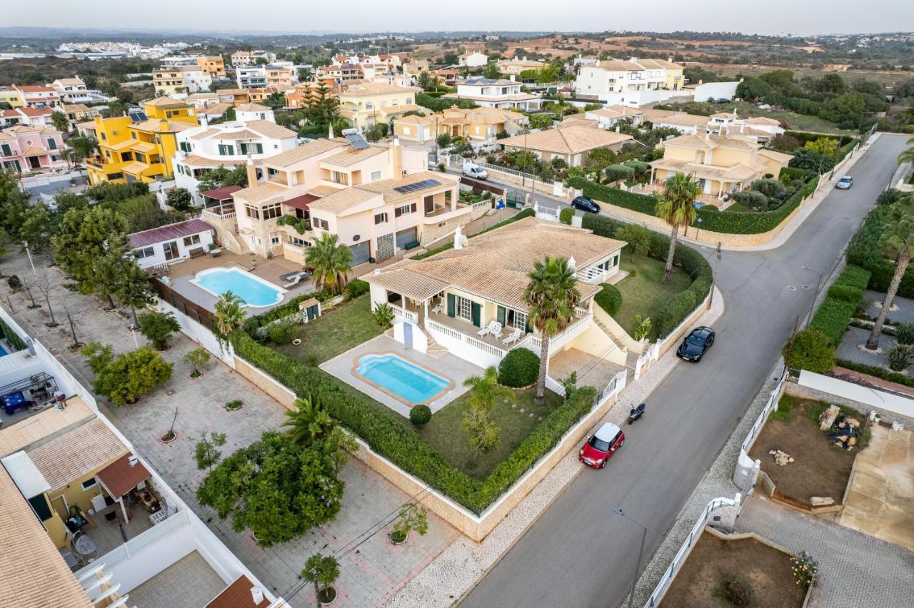 A Tipica Casa De Ferias Villa Parchal Exterior photo